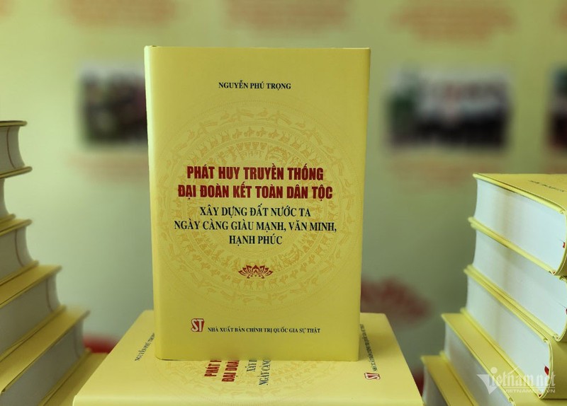 Ấn phẩm gồm 3 phần. 6_11.jpg