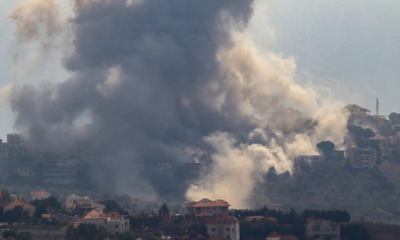 100 tiêm kích Israel tấn công Lebanon liên tục trong một giờ (Ảnh: AFP)