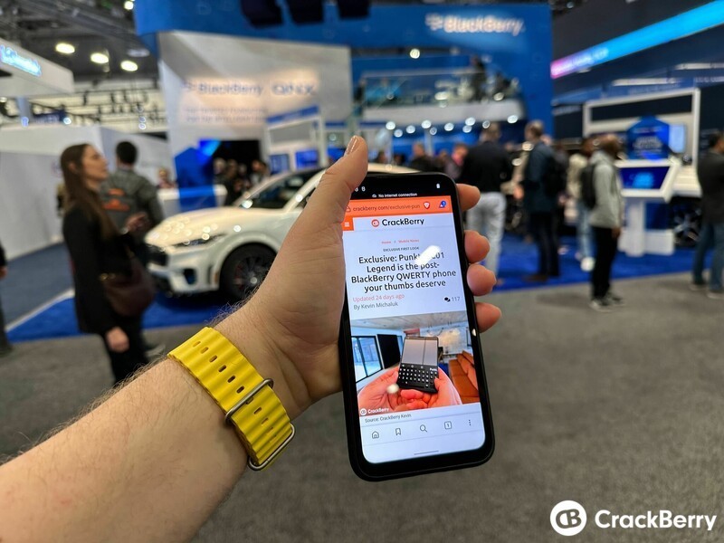 Các ứng dụng Android chạy trên hệ điều hành AphyOS, vượt qua chế độ mặc định của Google. Ảnh CrackBerry.