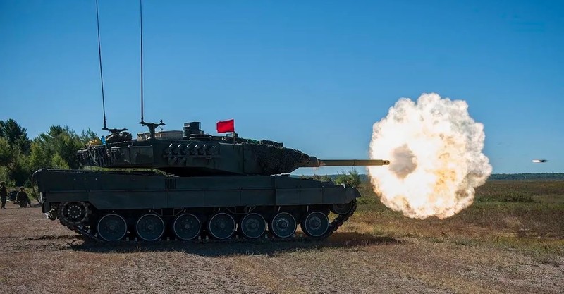 Xe tăng chiến đấu chủ lực Leopard 2A6 của quân đội Canada