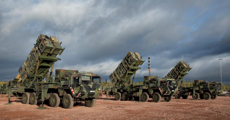 Hệ thống tên lửa phòng không Patriot do Đức chuyển giao cho Ukraine. Ảnh tài khoản Twitter chính thức của Oleksii Reznikov, Bộ trưởng quốc phòng Ukraine. Hệ thống tên lửa phòng không Patriot do Đức chuyển giao cho Ukraine. Ảnh tài khoản Twitter chính thức của Oleksii Reznikov, Bộ trưởng quốc phòng Ukraine.