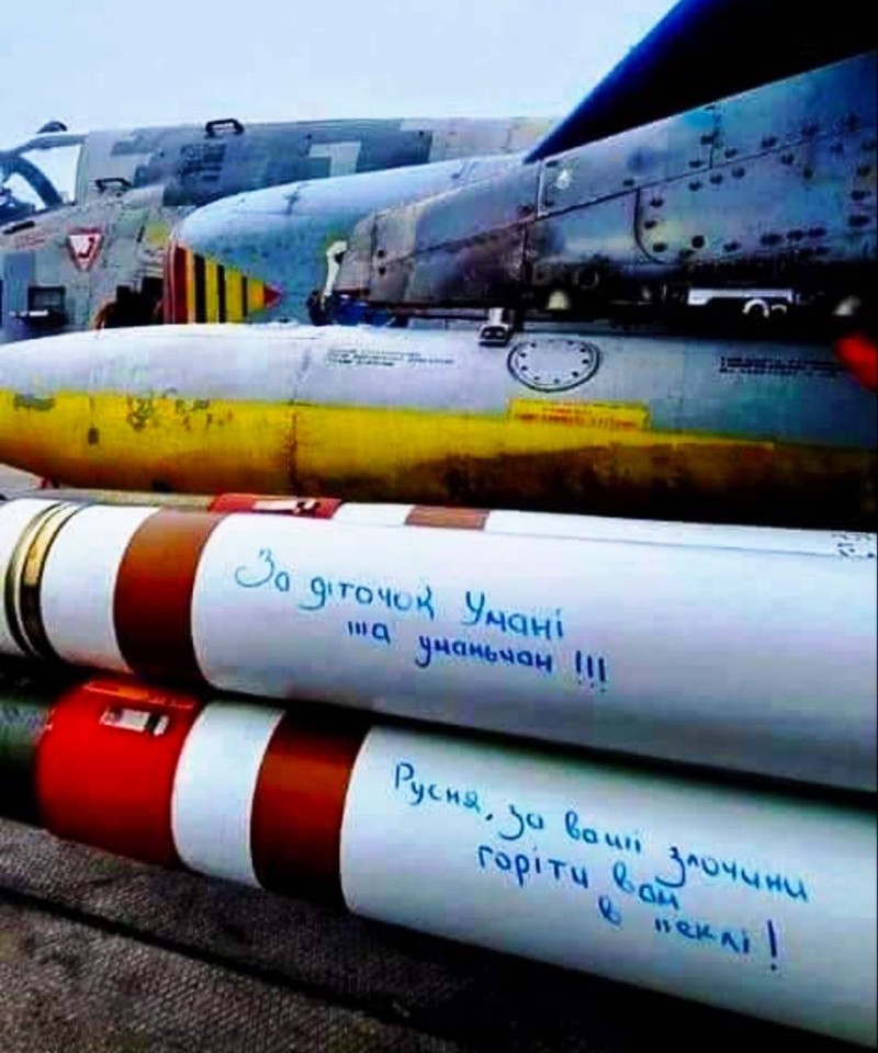 Su-25 quân đội Ukraine được trang bị rocket Zuni 127 mm của Mỹ. Ảnh Mykola Oleschuk Su-25 quân đội Ukraine được trang bị rocket Zuni 127 mm của Mỹ. Ảnh Mykola Oleschuk