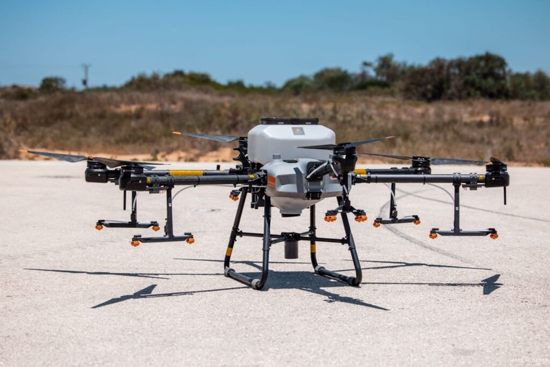 Một số UAV được thiết kế để vận chuyển hành khách, một số UAV chuyên dụng khác được phát triển để vận chuyển hàng hóa kích thước nhỏ. Ảnh Mark Nomdar UAVIsael05.jpg