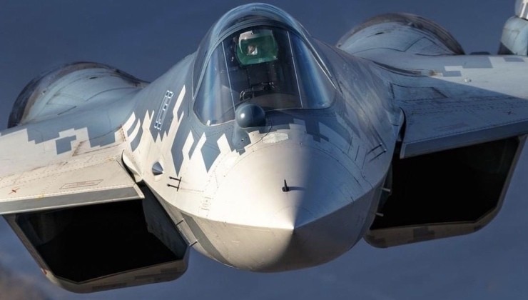Tiêm kích tàng hình thế hệ 5 Su-57 đang bay. Ảnh Military Watch. vu-khi-hien-dai-nga-02-9152.jpeg