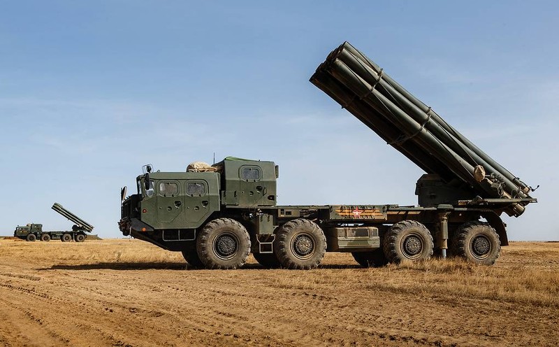 Pháo phản lực tên lửa Tornador-S. Ảnh Topwar vu-khi-hien-dai-nga-06-9022.jpg
