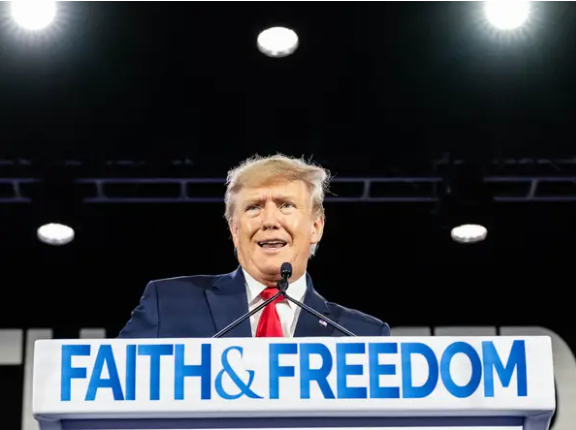 Cựu Tổng thống Donald Trump có bài phát biểu quan trọng tại Liên minh Đức tin và Tự do trong hội nghị thường niên của họ vào ngày 17/6/2022 tại Nashville, Tennessee (Ảnh: Business Insider) Ảnh chụp màn hình 2024-08-13 100223.png
