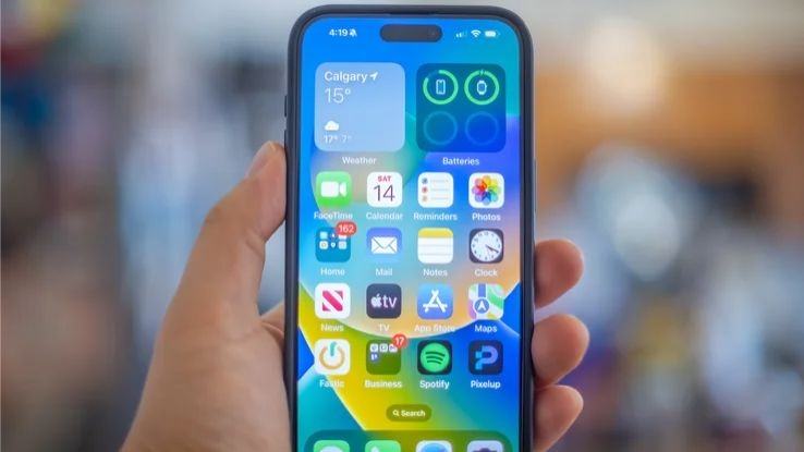 Tính năng sạc không dây có thể sẽ sớm xuất hiện trên mẫu máy sắp tới của nhà Táo. Ảnh: BGR. Capture.PNG