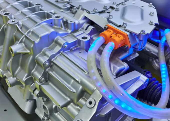 Shell đang sử dụng hệ thống làm mát ngâm với chất lỏng nhiệt EV-Plus mới. Ảnh: Intereting Engineering. Capture.PNG