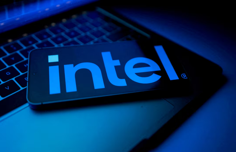 Intel tiếp cận Apple để tìm kiếm đầu tư. Ảnh: Reuters. Capture.PNG