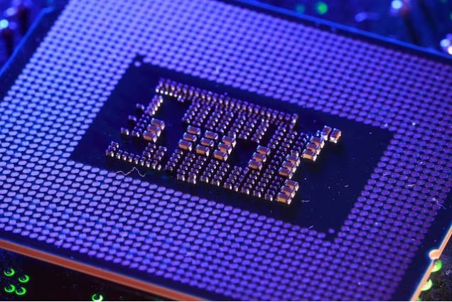 Mỹ phát triển kế hoạch hạn chế sự phụ thuộc chip vào nước ngoài. Ảnh: Reuters.