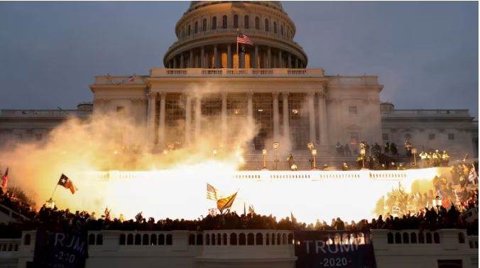 Khung cảnh bạo loạn tại điện Capitol ở Washington vào ngày 6 tháng 1 năm 2021. Ảnh: Nikkei Asia. Capture.PNG