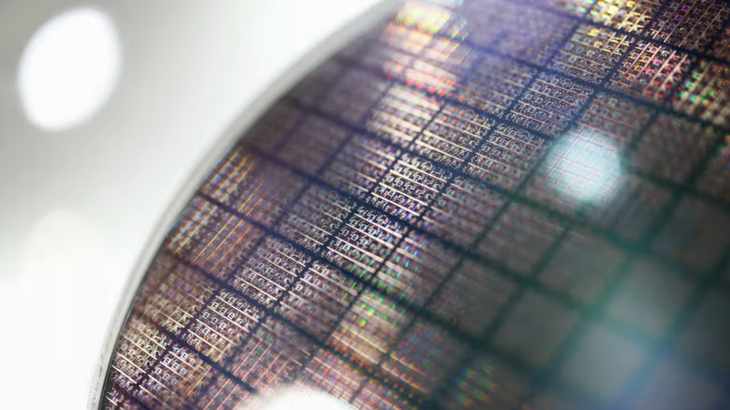 Chi tiêu cho thiết bị chip là thước đo quan trọng về việc mở rộng năng lực sản xuất chip và mức độ sẵn sàng đầu tư của các công ty. Ảnh màn hình 2025-10-09 lúc 10.43.30.png
