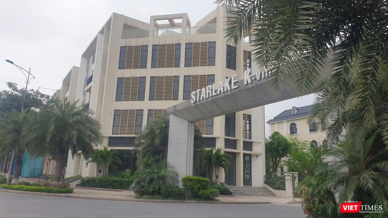 Nhiều căn shophouse nằm vị trí 2 mặt tiền đẹp tại khu Starlake Tây Hồ Tây “cửa đóng then cài”. VT-shophouse1.jpg