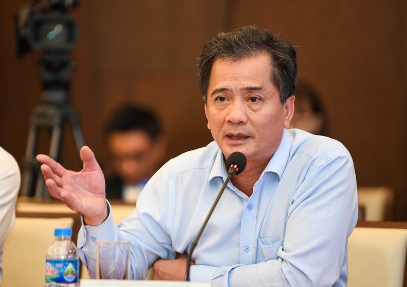 TS Nguyễn Văn Đính cảnh báo tình trạng “bong bóng giá đất” do chiêu trò thổi giá, thao túng thị trường tại một số địa phương. TS Nguyễn Văn Đính cảnh báo tình trạng “bong bóng giá đất” do chiêu trò thổi giá, thao túng thị trường tại một số địa phương.