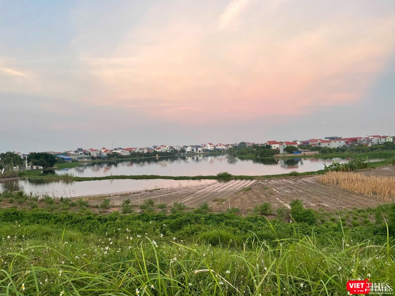Theo ông Tuyển, đây là dự án Nhà nước thu hồi đất để giao cho doanh nghiệp thực hiện. Dẫu vậy, đến nay người dân vẫn chưa có cơ hội đối thoại trực tiếp với lãnh đạo tỉnh. vt-hy1.jpg