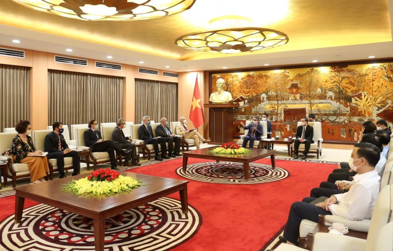 Buổi gặp mặt giữa các Đại sứ các quốc gia Châu Âu cùng IDS Equity Holdings và Chủ Tịch UBND TP Hà Nội Chu Ngọc Anh ngày 16/6/2021 Buổi gặp mặt giữa các Đại sứ các quốc gia Châu Âu cùng IDS Equity Holdings và Chủ Tịch UBND TP Hà Nội Chu Ngọc Anh ngày 16/6/2021