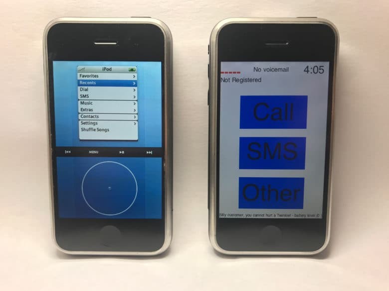 Cả hai chiếc iPhone series-P đều chạy HĐH Acorn OS. Ảnh: Hap Plain Cả hai chiếc iPhone series-P đều chạy HĐH Acorn OS. Ảnh: Hap Plain