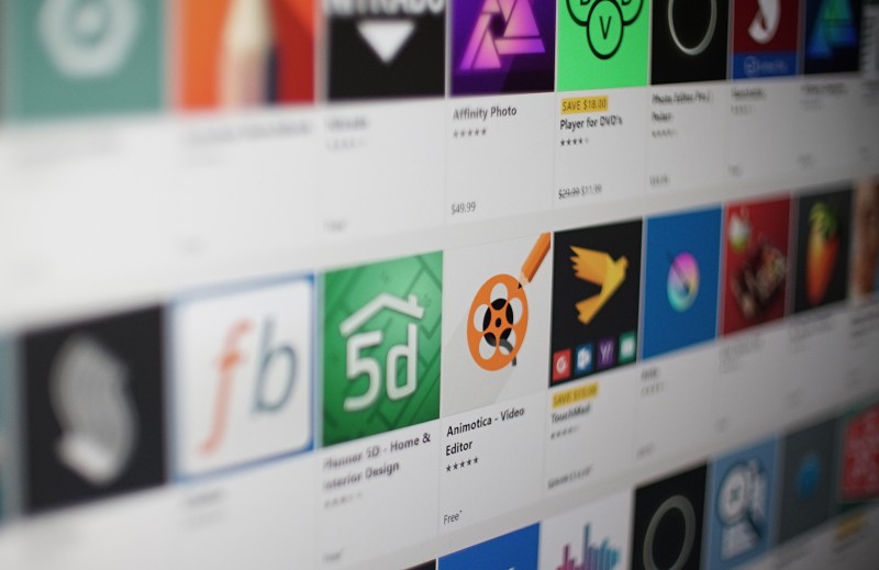 Giá thành rẻ và sử dụng đơn giản là lý do ứng dụng di động tiếp cận được với đông đảo người dùng. Ảnh: Engadget