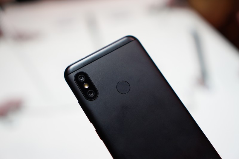 Mi A2 Lite vẫn cũng được trang bị cụm camera kép tương tự Mi A2 Mi A2 Lite vẫn cũng được trang bị cụm camera kép tương tự Mi A2