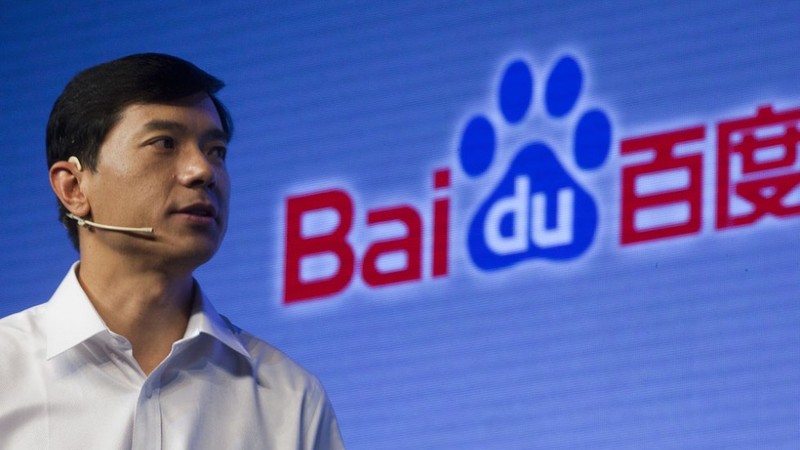 CEO Baidu "dằn mặt" Google trên WeChat. Ảnh: SCMP CEO Baidu "dằn mặt" Google trên WeChat. Ảnh: SCMP