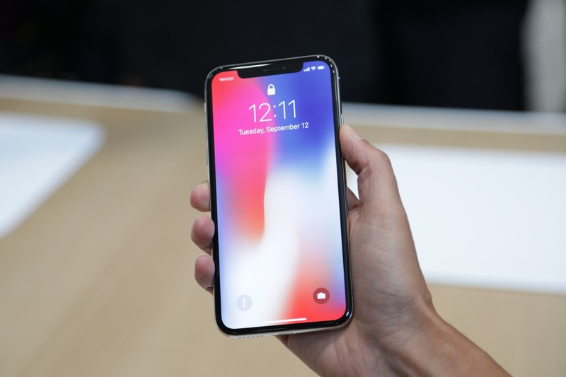 iPhone X. Ảnh: TechCrunch iPhone X. Ảnh: TechCrunch