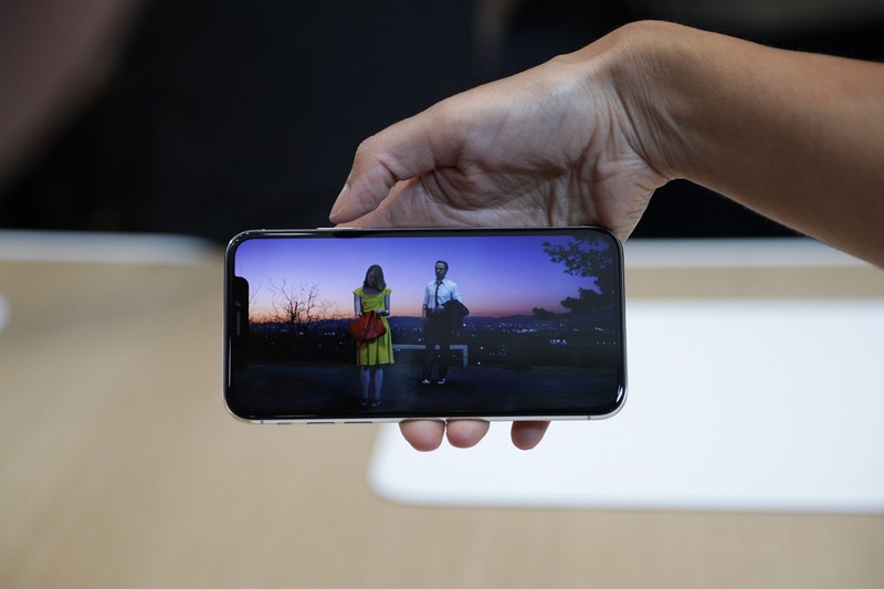 iPhone X. Ảnh: TechCrunch iPhone X. Ảnh: TechCrunch