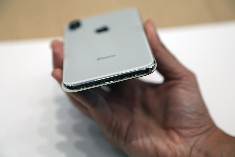 iPhone X. Ảnh: TechCrunch iPhone X. Ảnh: TechCrunch