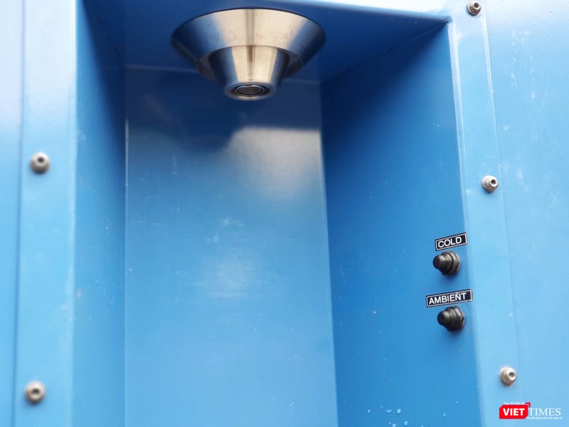 Máy hiện có khả năng sản xuất nước bình thường và nước lạnh, có thể uống được ngay. Dự kiến, công ty Watergen sẽ bổ sung chế độ nước nóng trong thời gian tới. Máy hiện có khả năng sản xuất nước bình thường và nước lạnh, có thể uống được ngay. Dự kiến, công ty Watergen sẽ bổ sung chế độ nước nóng trong thời gian tới.