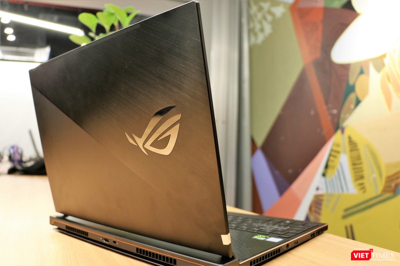 Phần nắp máy của Zephyrus S được gia công CNC 72 lần.