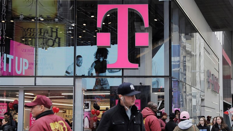 Nhà mạng lớn của Đức Deutsche Telekom đang đánh giá lại chiến lược mua sắm của mình. Ảnh: AFP.