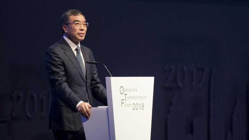 Chủ tịch Huawei Lương Hoa vừa được bổ nhiệm hay bà Mạnh Vãn Chu. Ảnh: Sina