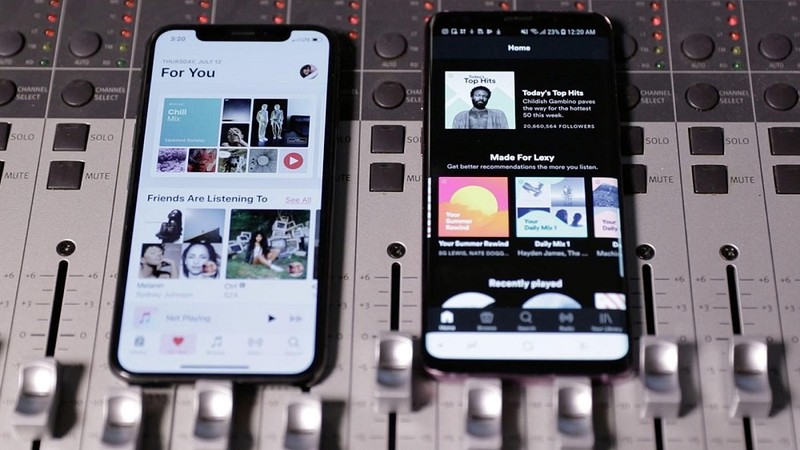 Apple Music và Spotify là hai dịch vụ âm nhạc trực tuyến phổ biến nhất thế giới hiện nay. Ảnh: CNET Apple Music và Spotify là hai dịch vụ âm nhạc trực tuyến phổ biến nhất thế giới hiện nay. Ảnh: CNET