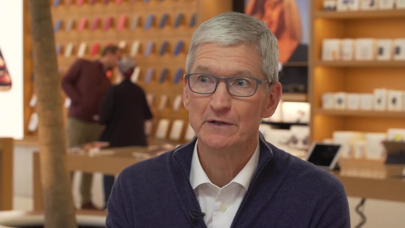 CEO Apple Tim Cook trong buổi phỏng vấn của CNBC. Ảnh: CNBC.