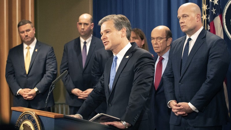 Giám đốc FBI Christopher Wray phát biểu tại cuộc họp báo của Nhà Trắng ngày 28.1. Ảnh: Bloomberg