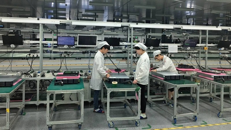 Nhà máy mới tại tỉnh Quảng Châu của Foxconn là cơ sở sản xuất màn hình tiên tiến nhất tại Trung Quốc. Ảnh: NAR Nhà máy mới tại tỉnh Quảng Châu của Foxconn là cơ sở sản xuất màn hình tiên tiến nhất tại Trung Quốc. Ảnh: NAR