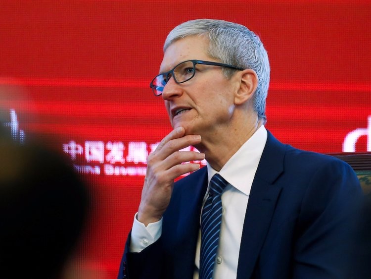 Ông Tim Cook phát biểu trong một cuộc họp báo tại Trung Quốc vào năm 2017. Ảnh: Reuters