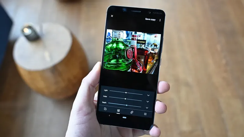 Nokia 9 PureView. Ảnh: Gizmodo Nokia 9 PureView. Ảnh: Gizmodo