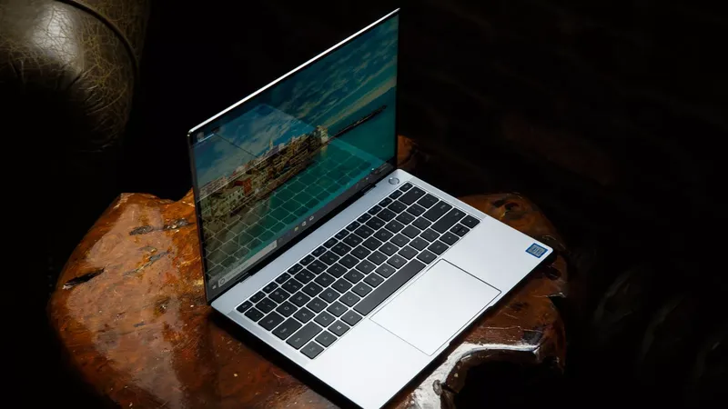 Huawei MateBook X Pro (2019). Ảnh: CNET Huawei MateBook X Pro (2019). Ảnh: CNET