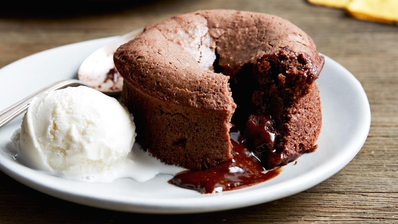 Bánh chocolate dung nham. Ảnh minh họa: Foodnetwork Bánh chocolate dung nham. Ảnh minh họa: Foodnetwork