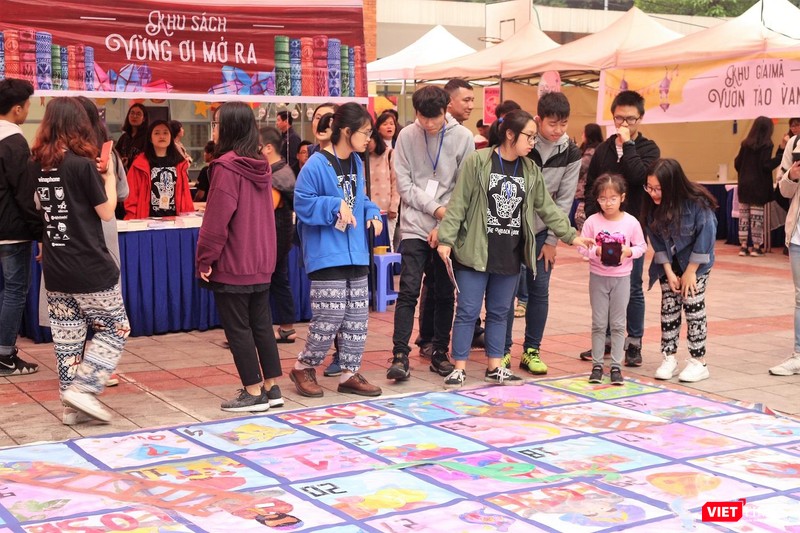 Big Game dành cho các bạn nhỏ tại The Hidden Book: Nghìn lẻ một đêm. Big Game dành cho các bạn nhỏ tại The Hidden Book: Nghìn lẻ một đêm.