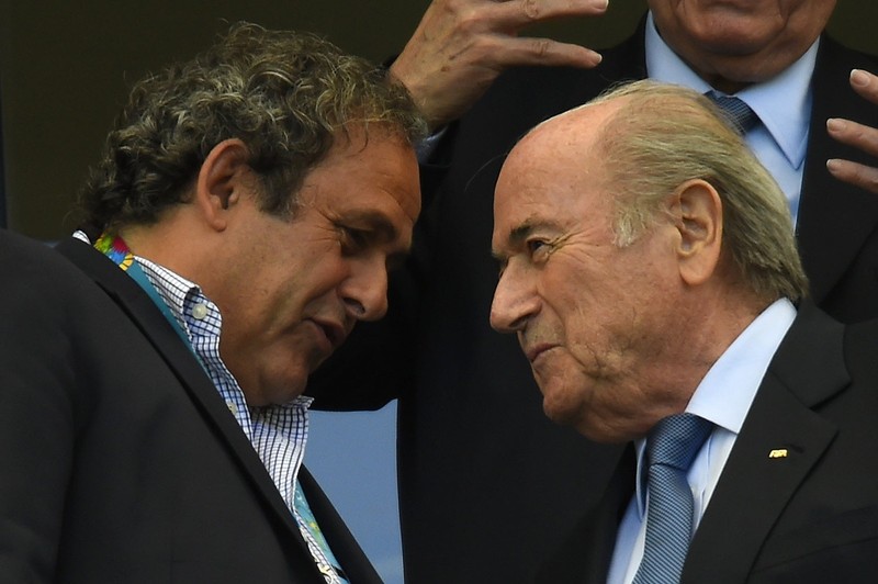 Cựu Chủ tịch UEFA Michel Platini (trái) và Cựu Chủ tịch FIFA Sepp Blatter (phải) đều đã bị kỷ luật vì liên quan đến hàng loạt bê bối tham nhũng. Ảnh: Standard Cựu Chủ tịch UEFA Michel Platini (trái) và Cựu Chủ tịch FIFA Sepp Blatter (phải) đều đã bị kỷ luật vì liên quan đến hàng loạt bê bối tham nhũng. Ảnh: Standard