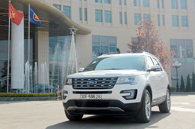 SUV hạng sang Ford Explorer được trang bị khối động cơ EcoBoost 2.3L cho khả năng vận hành mạnh mẽ tương đương với khối động cơ V6 3.0L thông thường