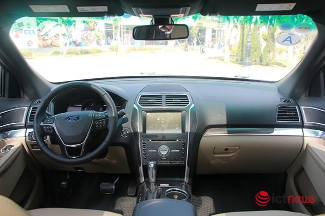 So sánh Toyota Land Cruiser Prado với Ford Explorer 2017 ảnh 3 So sánh Toyota Land Cruiser Prado với Ford Explorer 2017 ảnh 3