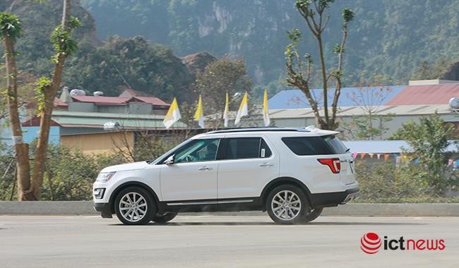 So sánh Toyota Land Cruiser Prado với Ford Explorer 2017 ảnh 5 So sánh Toyota Land Cruiser Prado với Ford Explorer 2017 ảnh 5