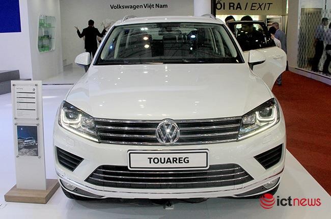 Mẫu SUV Touareg sẽ được giảm giá tới 345 triệu đồng.