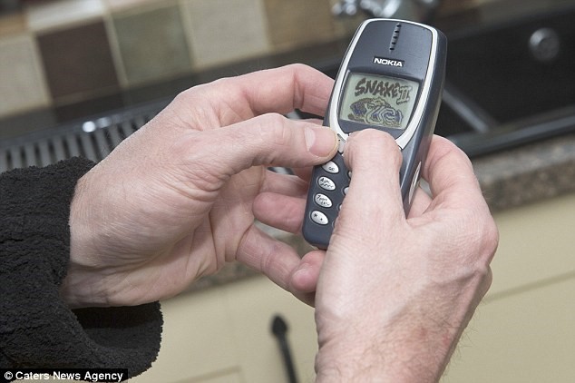 "Rắn săn mồi" là tựa game mà ông Dave rất thích. Ảnh:Daily Mail.