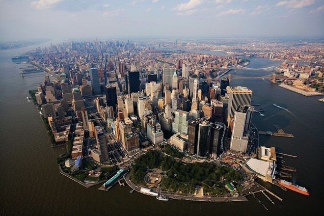 Nhiều tòa nhà chọc trời mọc lên tại các thành phố.