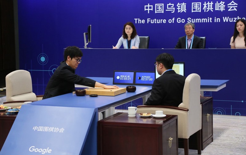 Kiện tướng cờ vây số một thế giới Ke Jie (Kha Khiết) đã tâm phục khẩu phục Alphago sau ván thứ ba