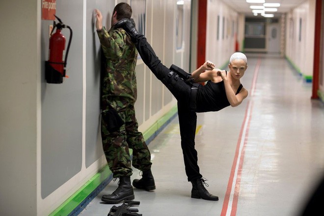 10 cỗ máy quyến rũ nhất trên màn ảnh rộng - Ảnh 7.