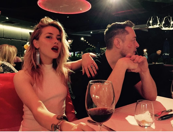 CEO của Tesla Elon Musk chia tay bạn gái Amber Heard ảnh 1 CEO của Tesla Elon Musk chia tay bạn gái Amber Heard ảnh 1